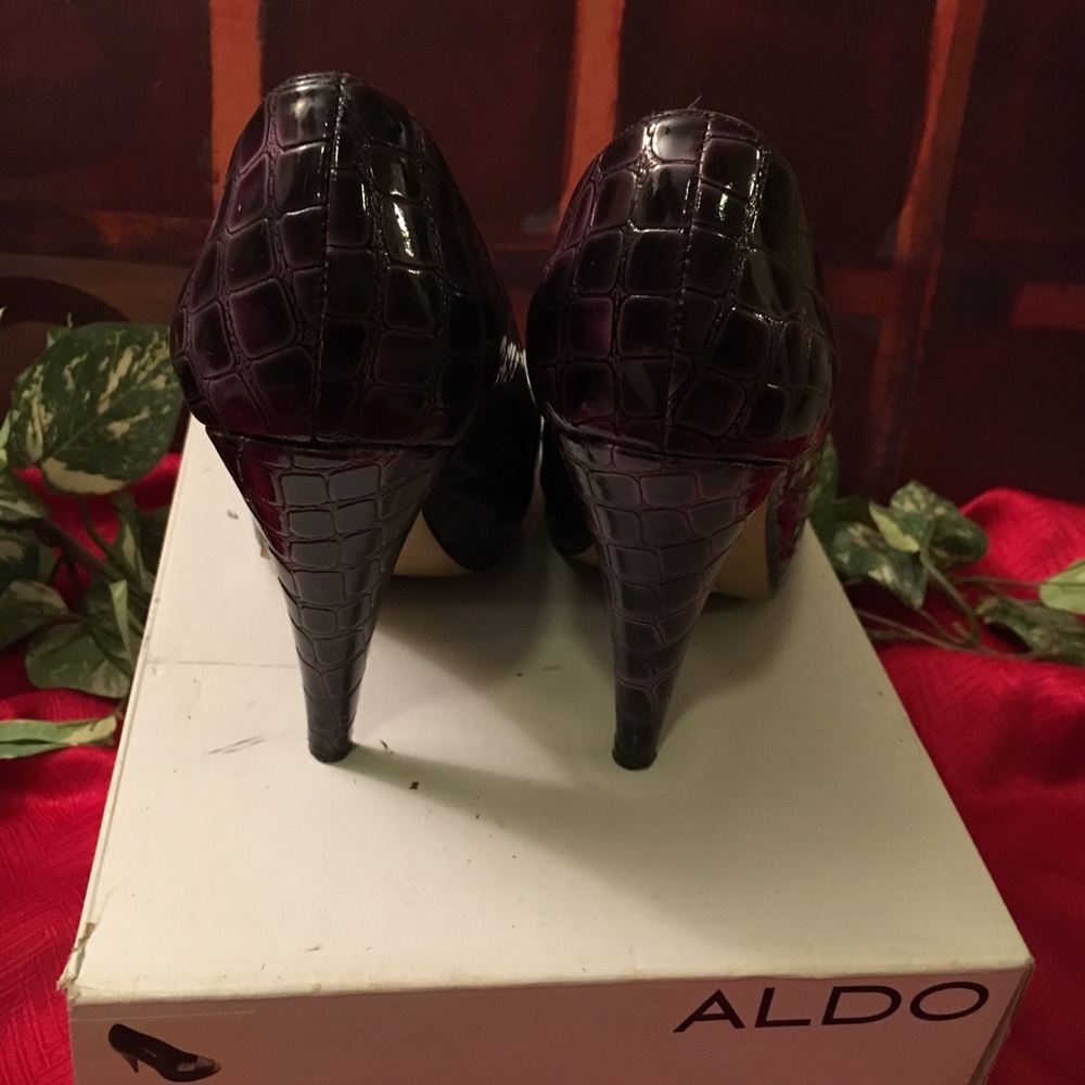 Shoes - Picture 3 of 4